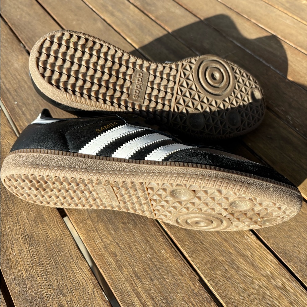 Adidas Black and White Classic Sneakers - Picture 5 of 6